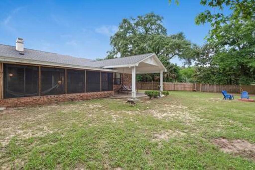 Quiet Relaxing Home - Close To Downtown & Beach 4Br-2Bt Pensacola Bagian luar foto